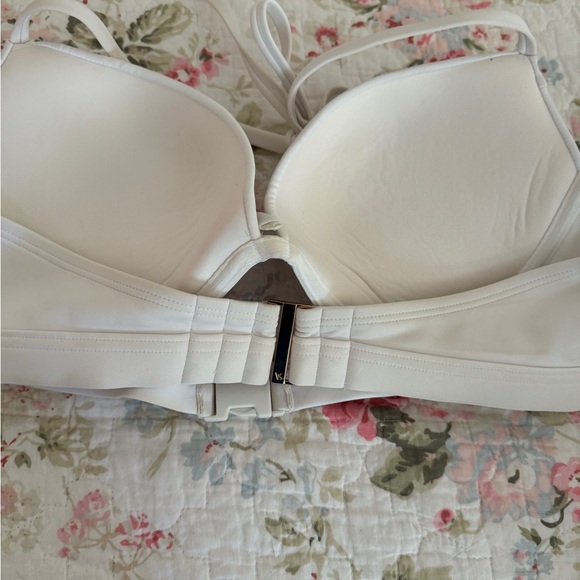 Victorias Secret 34D white bathing suit top - Picture 3 of 5